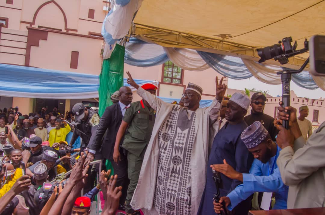 Community reception and goodwill visit in Umuahia.